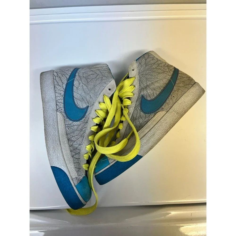Nike Women’s High Top Blazers